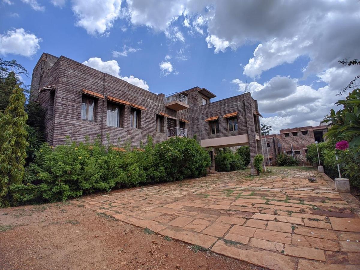 Kanthi Resorts Badami Bagalkot Екстер'єр фото